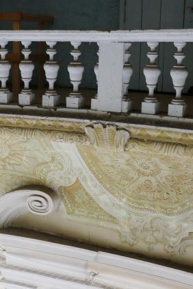 Détail du plafond à l’italienne du grand escalier du château de Champigneulles